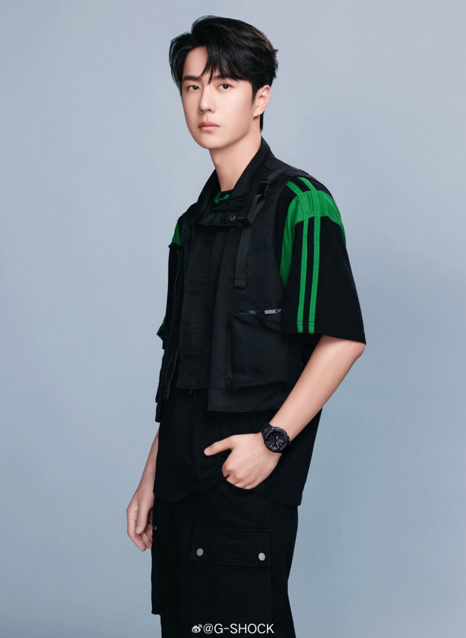 时尚##王一博# g-shock与王一博出联名款了哦 这次的纽带是高尔夫 王