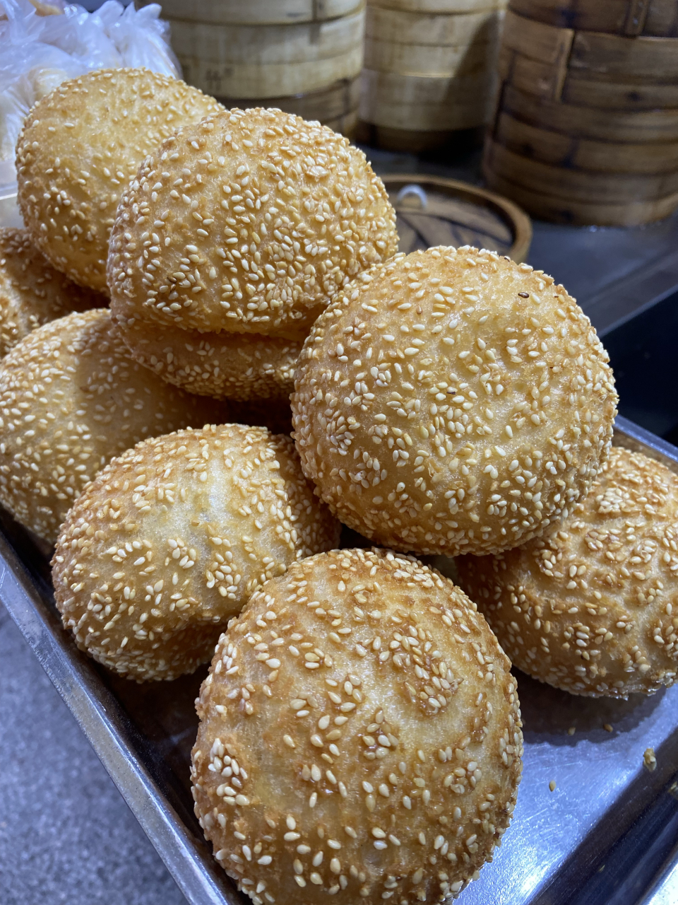 不想吃东西,听人说,零陵古城胖子卤粉新出了早上美食品种,于是拽着