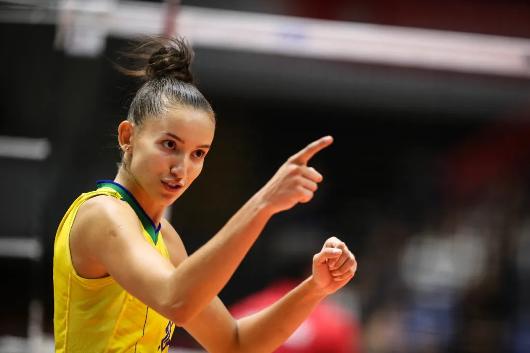 深度好文计划#巴黎奥运女排之星一巴西女排主攻手"小钢炮"加比 北京