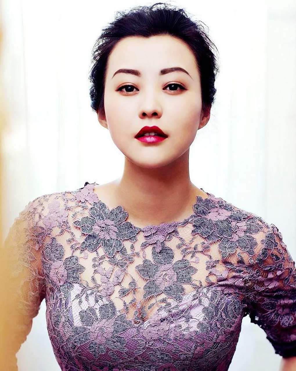 郝蕾,美丽丰满迷人.她的纹身是亮点,好特别!