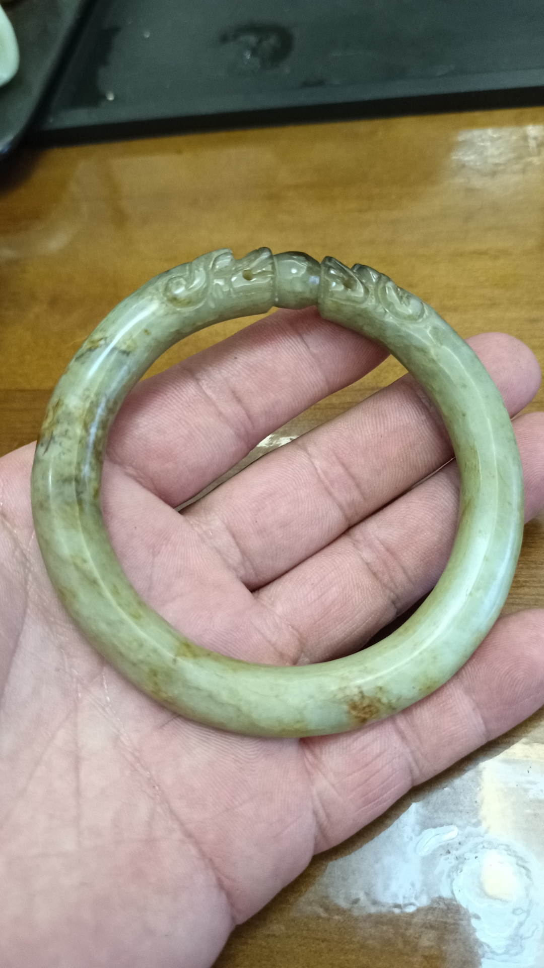 明代和田玉双龙戏珠手镯