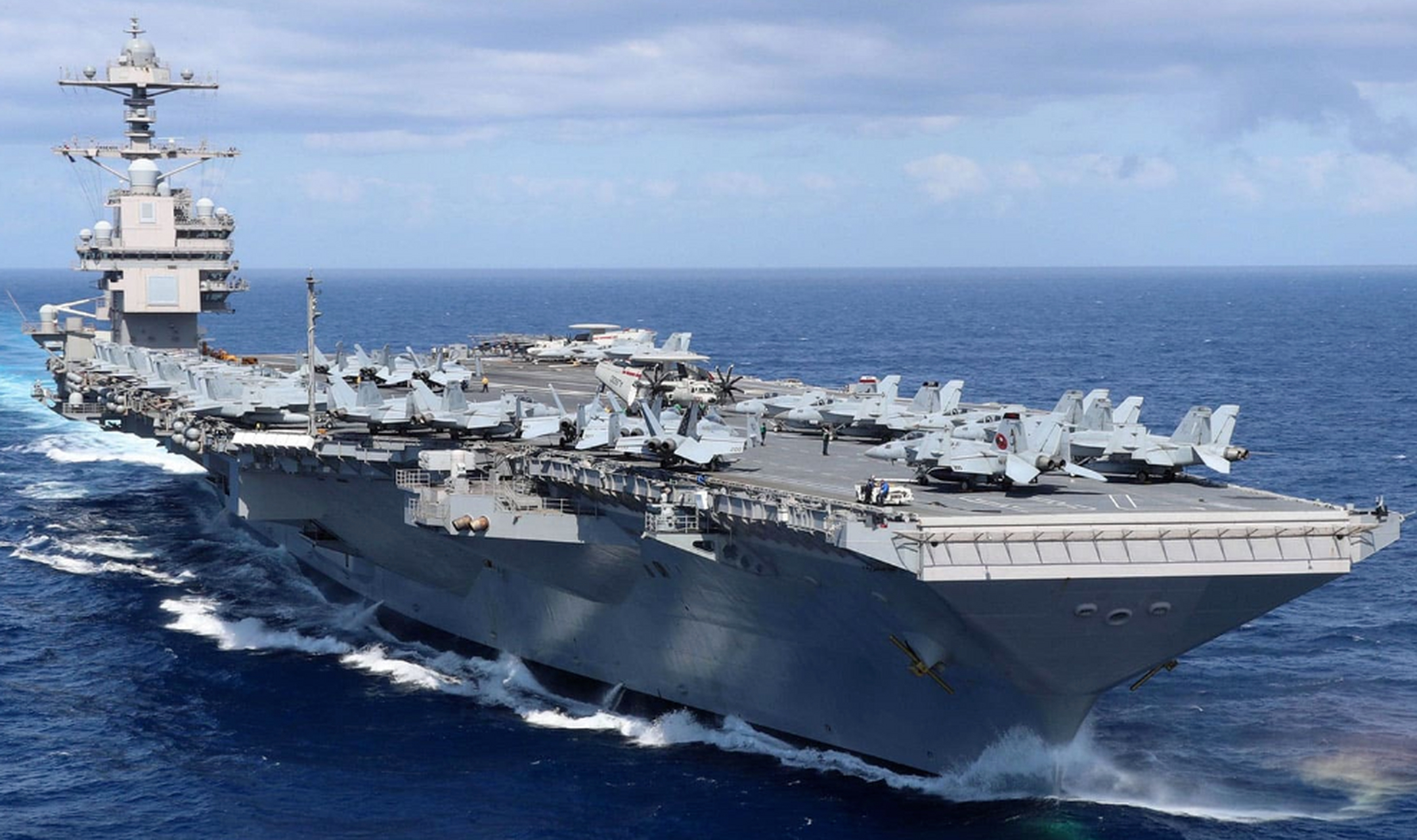 美国海军最新的超级航空母舰"杰拉尔德·r·福特"号已经离开在