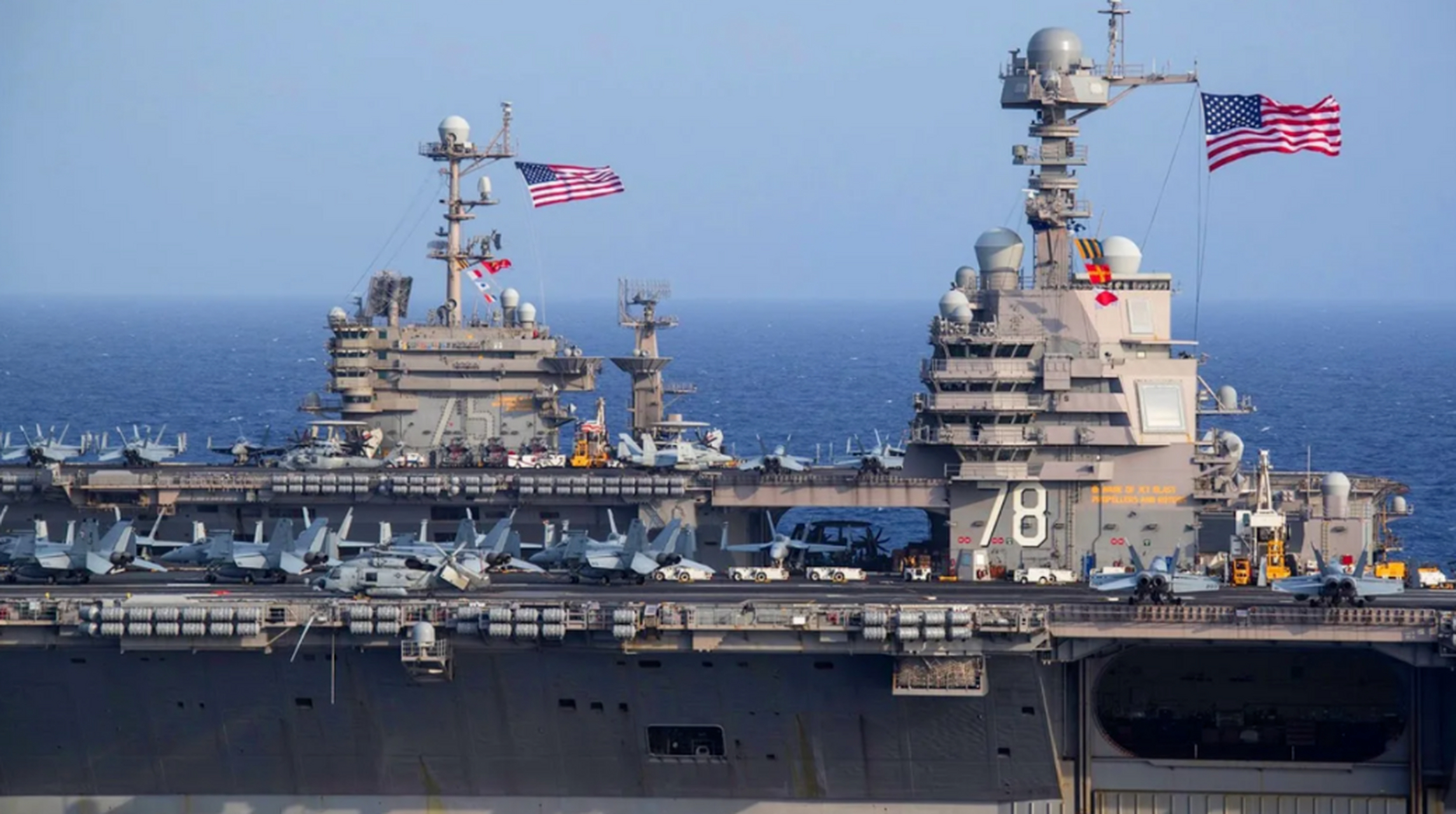 美国海军最新的超级航空母舰"杰拉尔德·r·福特"号已经离开在