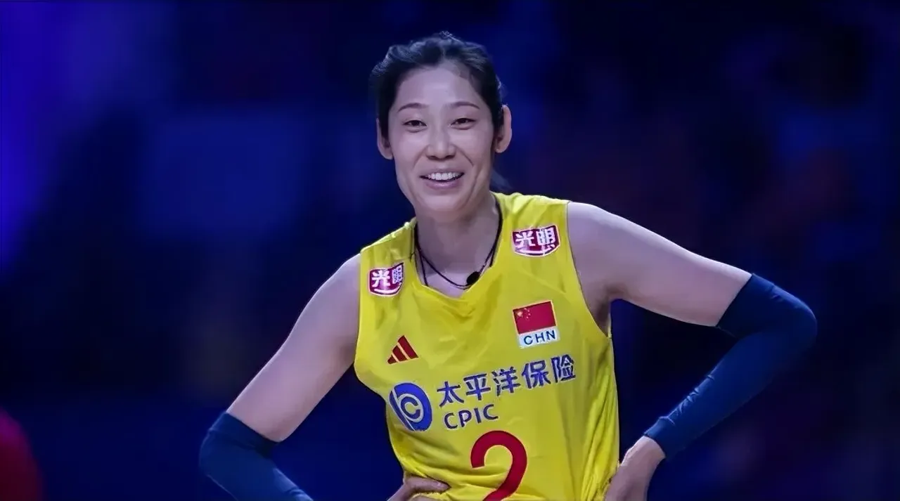 赛后忍不住"5问"朱婷  1,请问,在这个年纪,还能打出时速105的扣球,你