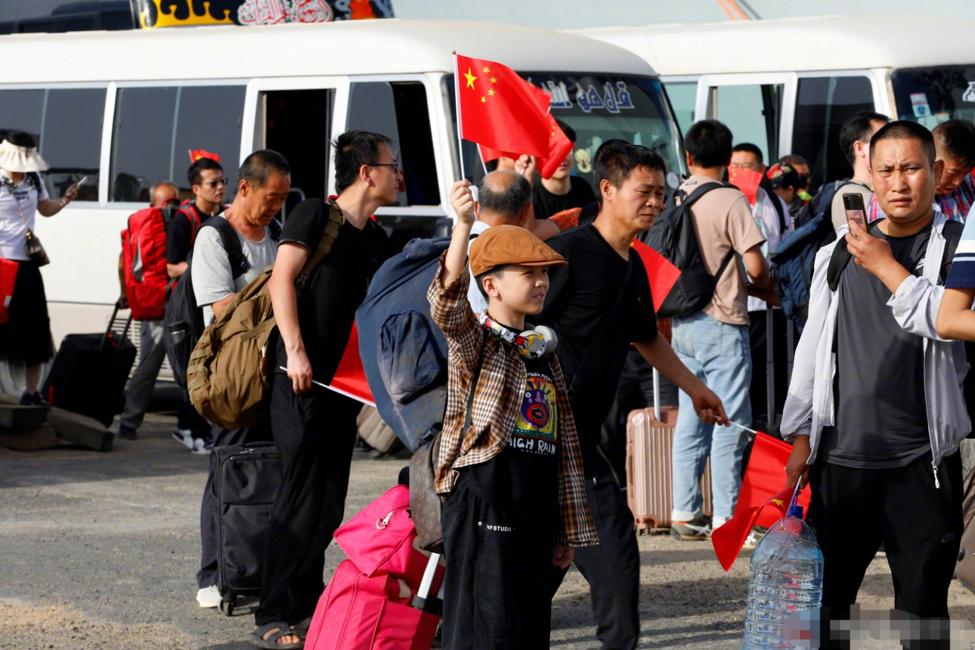 祝福同胞们顺利归国!