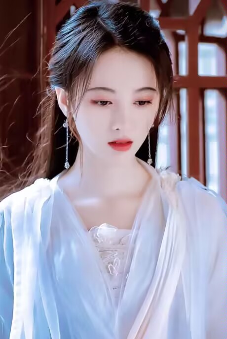 归国御姐家里也不催婚,因为这姐好几段感情都不怎么顺利,所以虽然还没