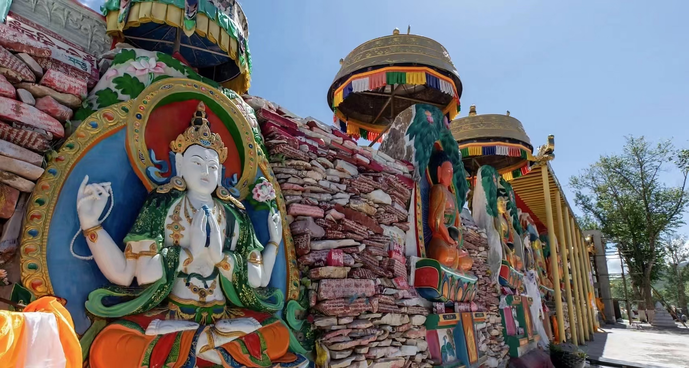 全世界最大玛尼堆  新寨玛尼石头城 青海省玉树市新寨玛尼城(嘉那玛尼