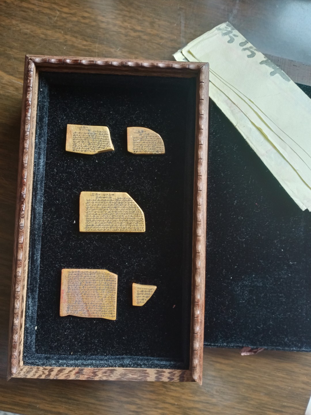 清代名家"田黄微雕" 清代著名的微雕大师于硕的田黄微雕