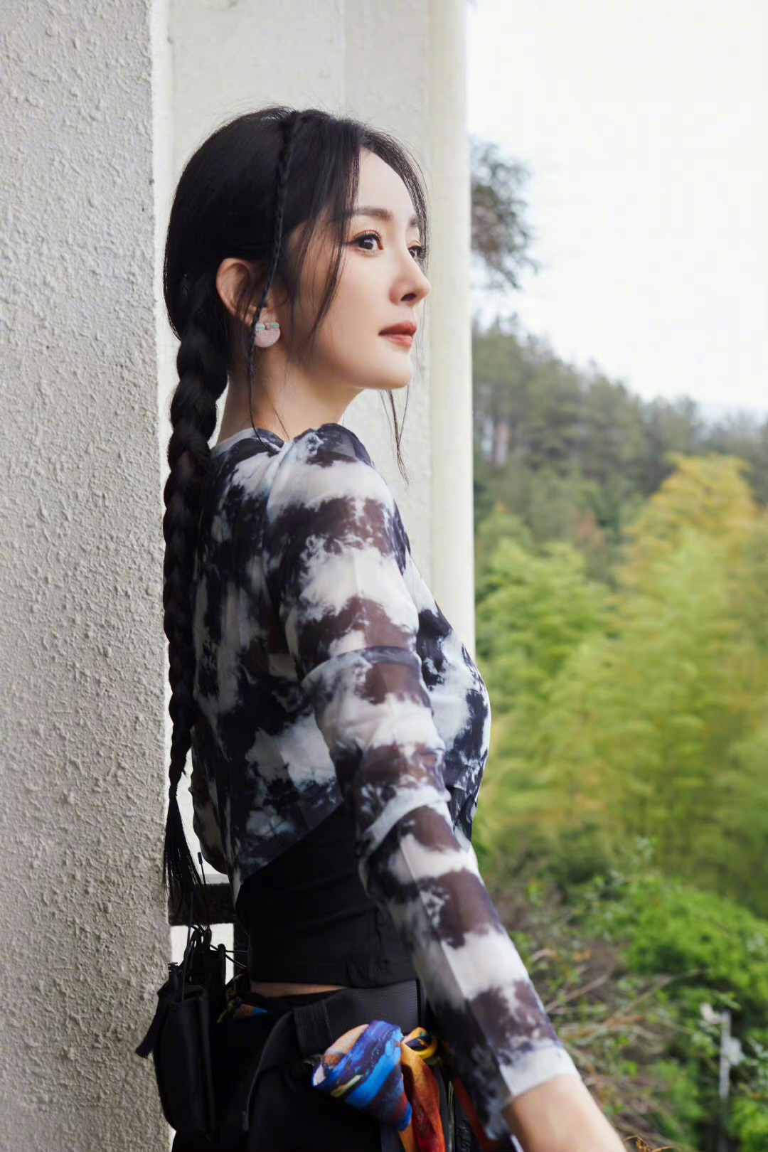 1,李溪芮的热搜是嘉行买上去的,目的就是告诉那些有