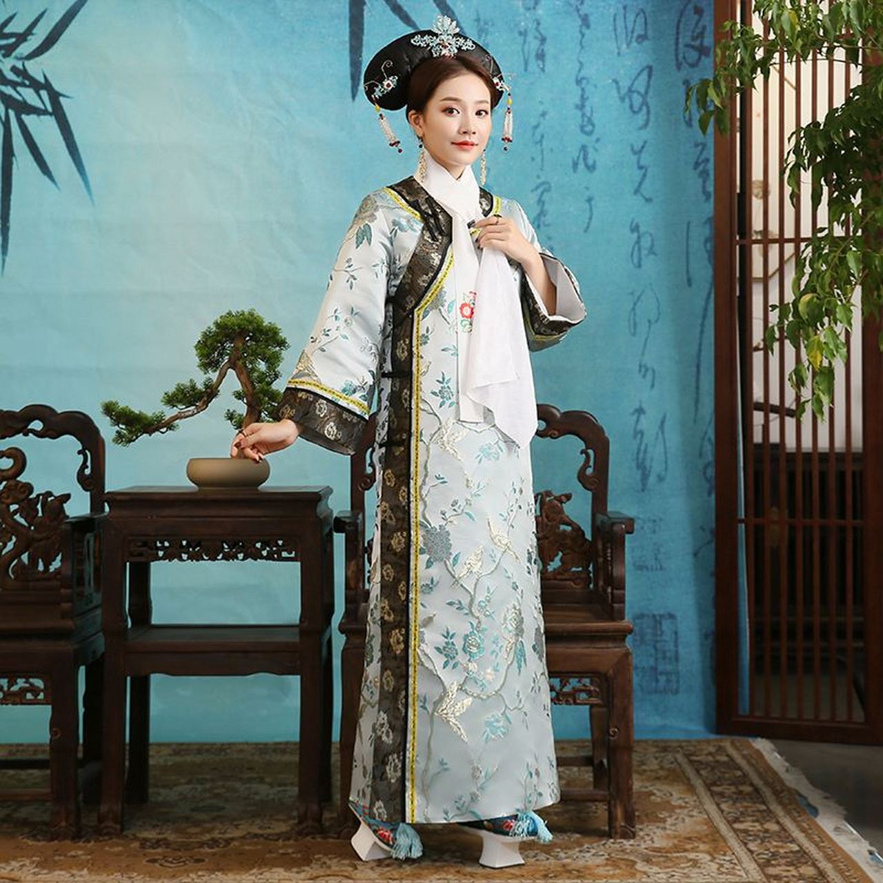 如果重拍《红楼梦》,大家看看,采用清朝的古典旗袍如何?