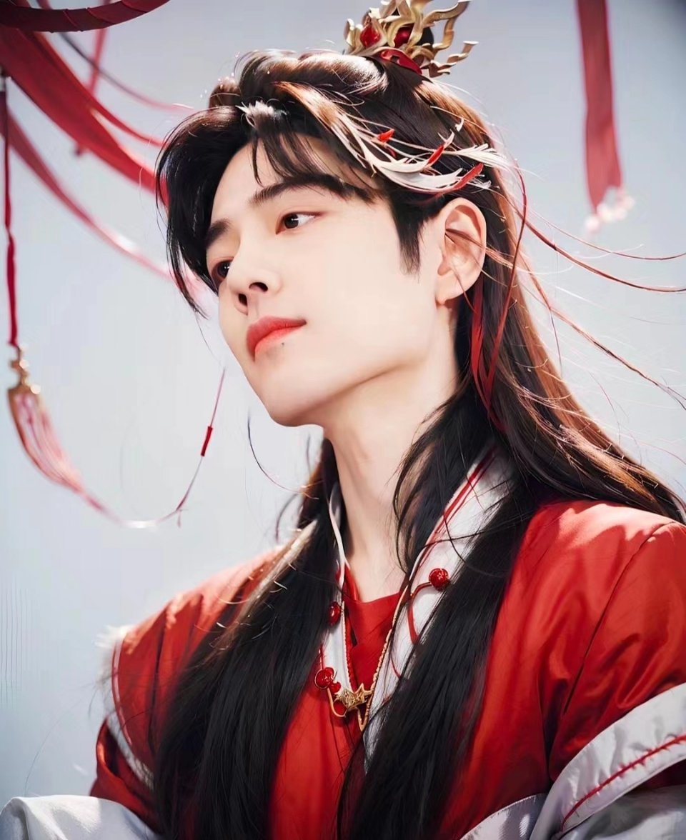 网友p图,肖战的俊美王爷造型,矜贵痞帅,桀骜不驯,谢景行此刻有脸了.