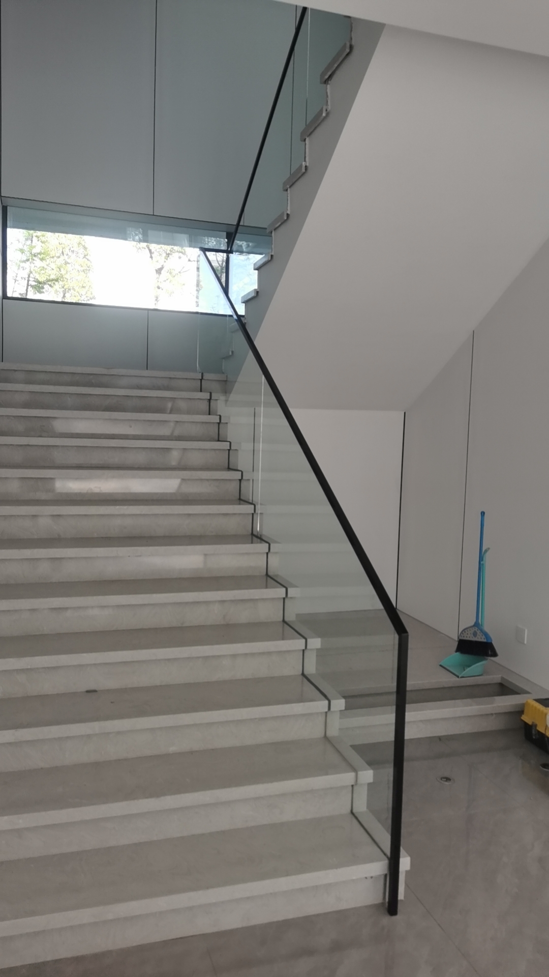 楼梯玻璃扶手