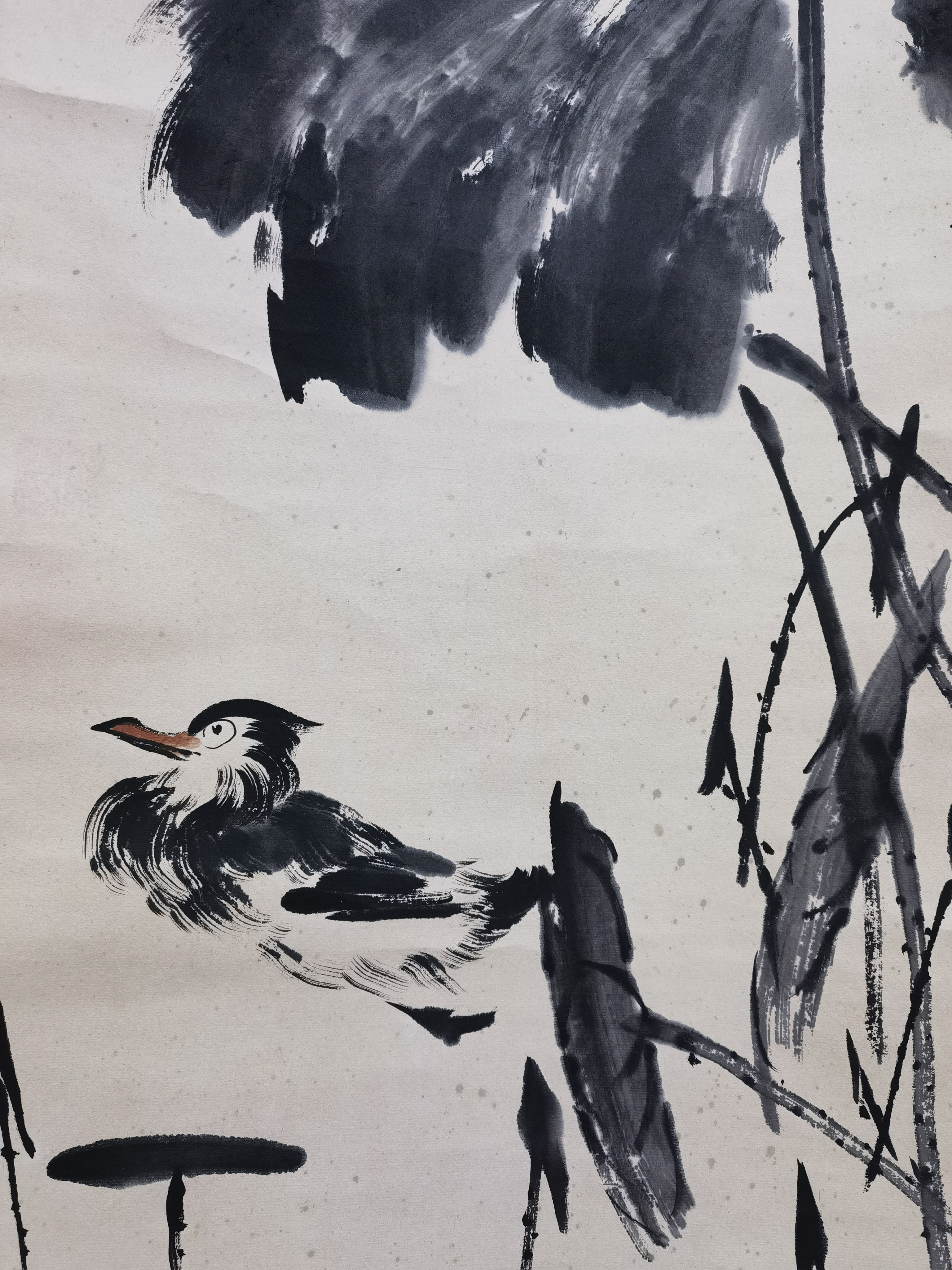 民国61齐白石【墨荷鸳鸯图】:画芯45x68cm,原装老裱.