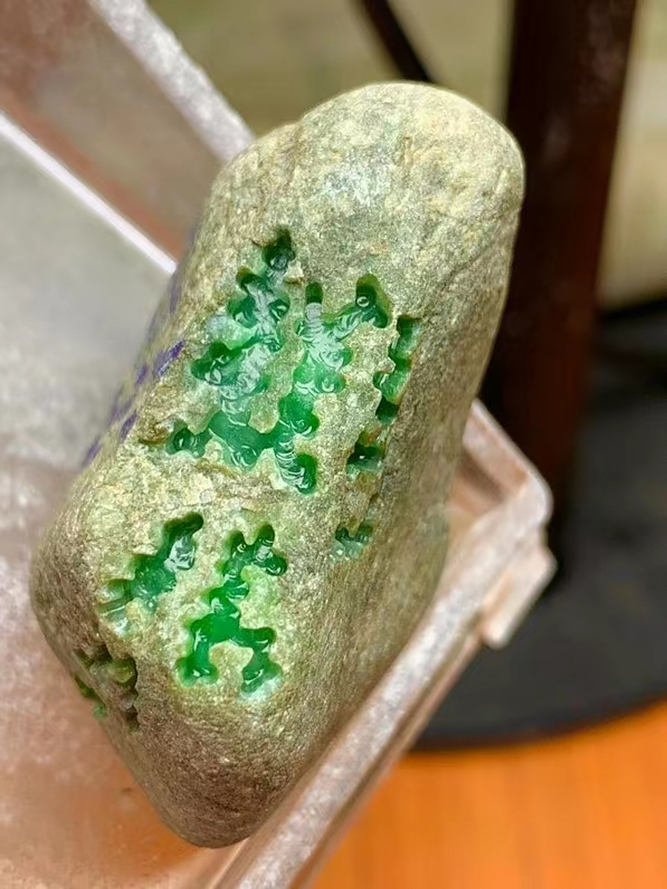 缅甸翡翠原石开窗料精品货分享,翡翠原石产地源头