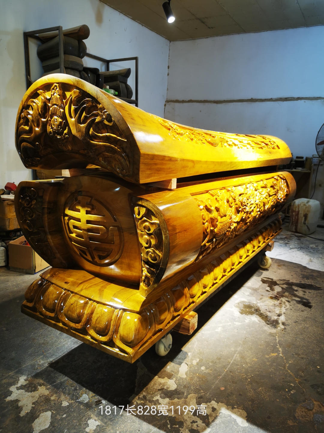 柳州楠木棺材以其优良的品质和独特的文化内涵而闻名