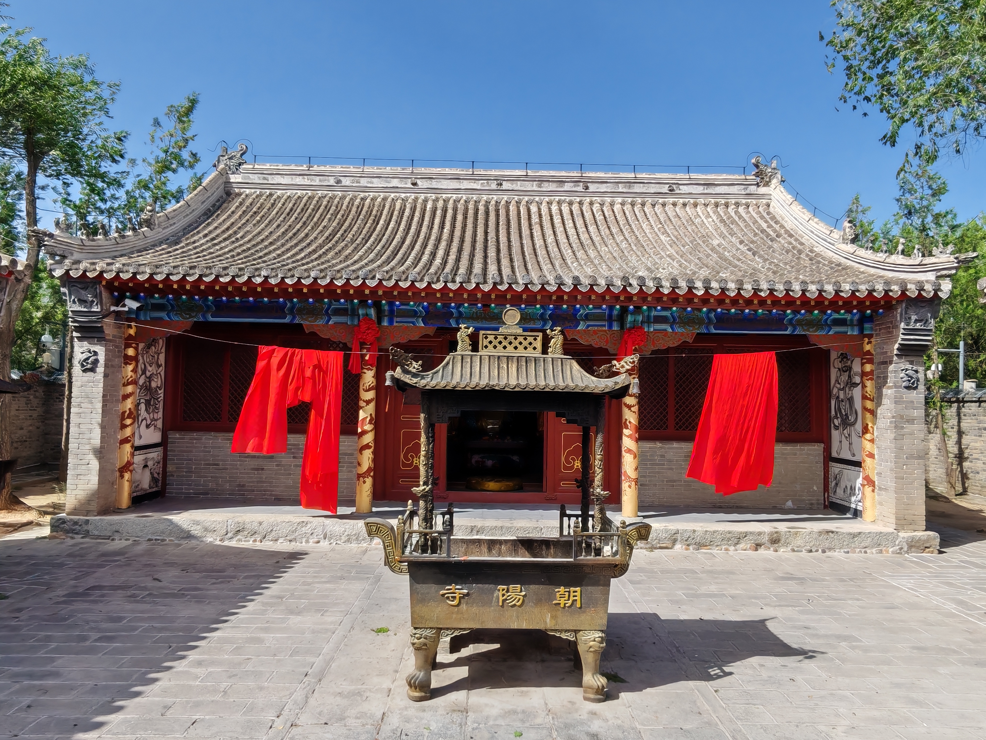 北京市延庆区千家店镇,百里画廊景区,有一座朝阳寺,全称是千家店朝阳