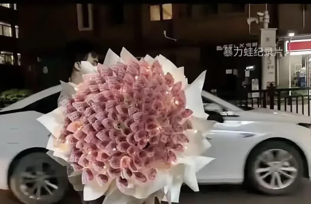 抖音上花100元有没有用(抖音花一百块可以有多少浏览量)