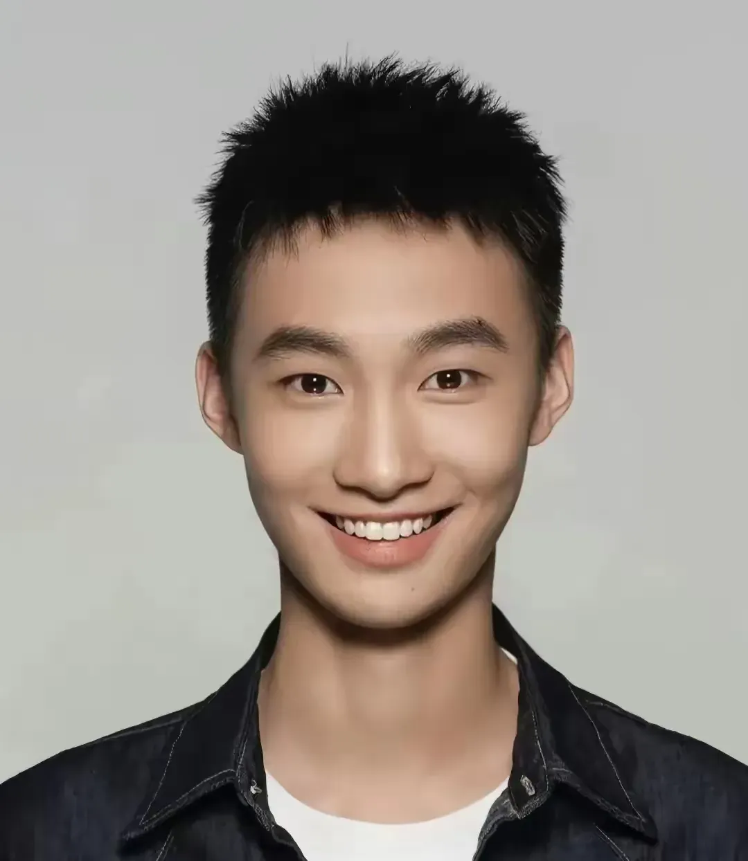 今年北影表演专业第一名居然是个山东大帅哥!