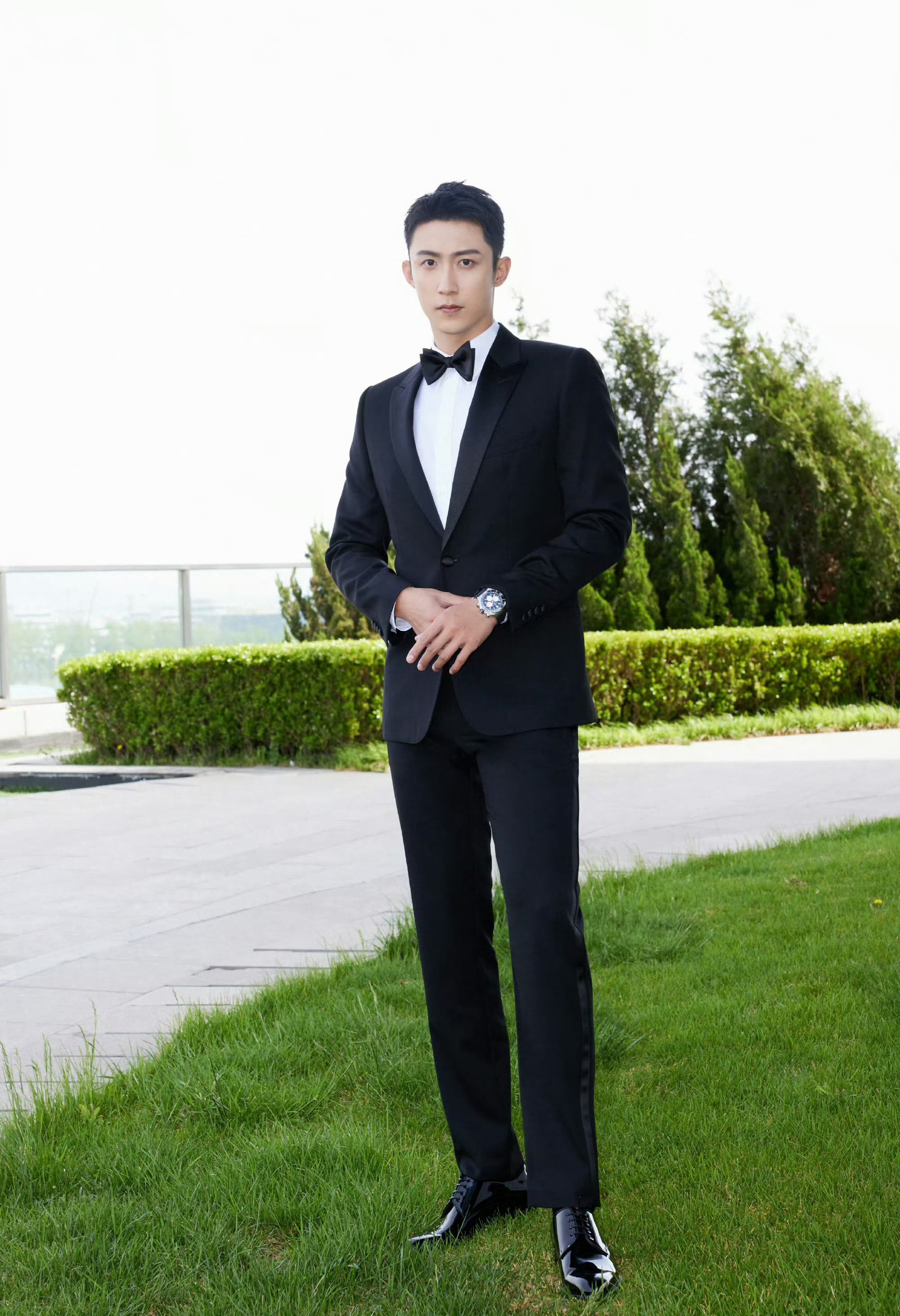 看看黄景瑜最近的造型就懂了