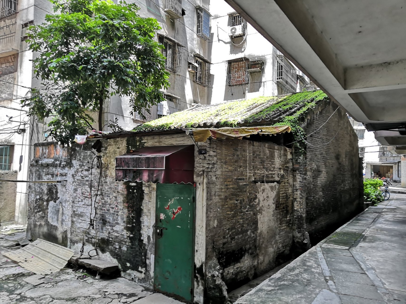 广州"海珠之眼"的钉子户火了后,我跟大家说说江门市的著名钉子户