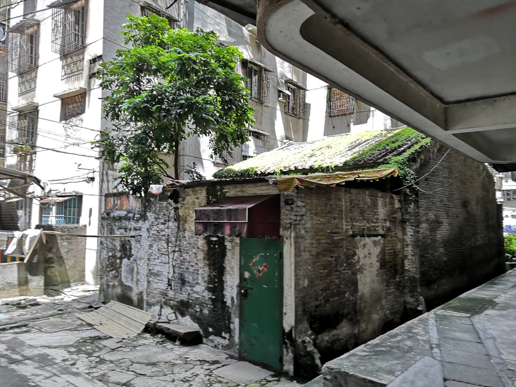 广州"海珠之眼"的钉子户火了后,我跟大家说说江门市的著名钉子户