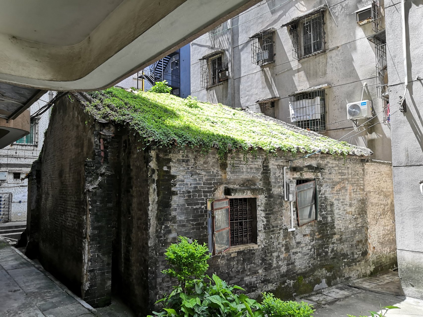 广州"海珠之眼"的钉子户火了后,我跟大家说说江门市的著名钉子户