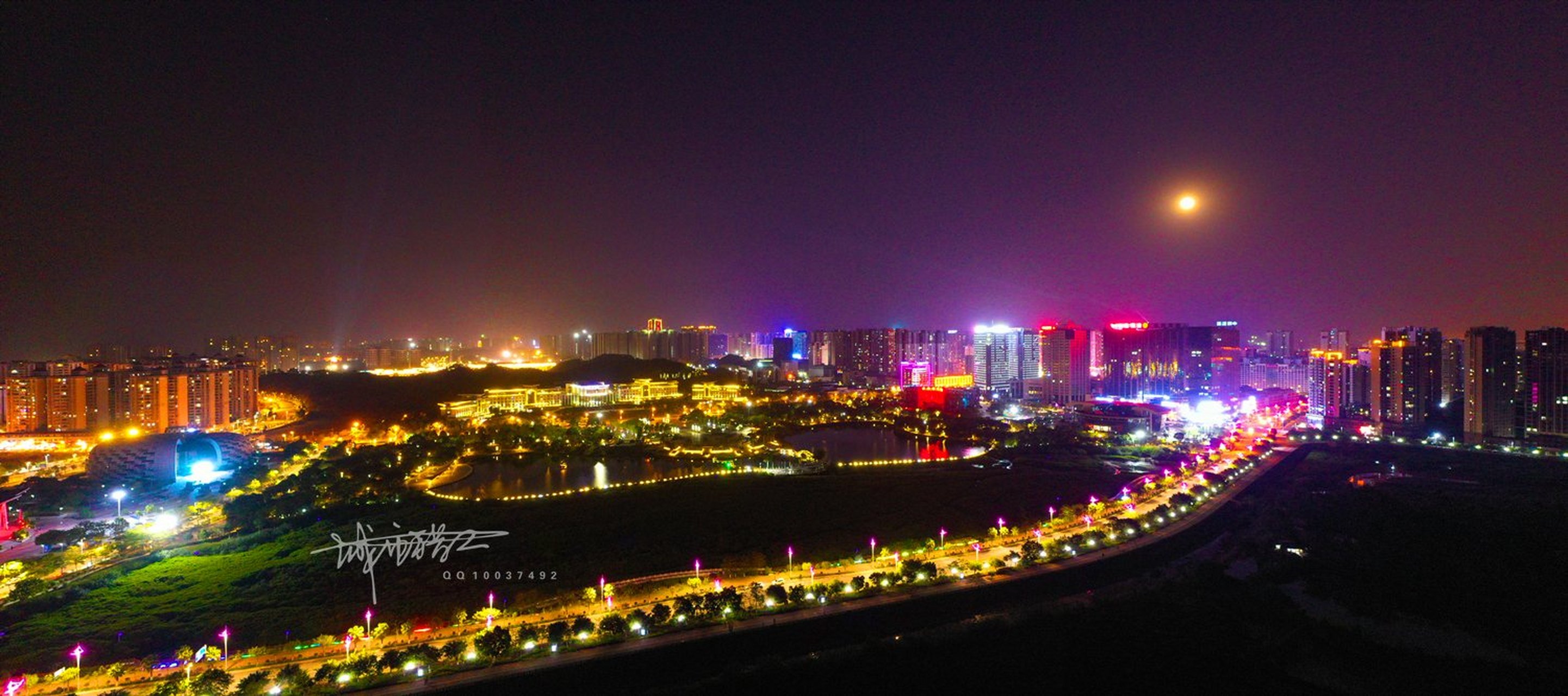 繁华的防城港夜景