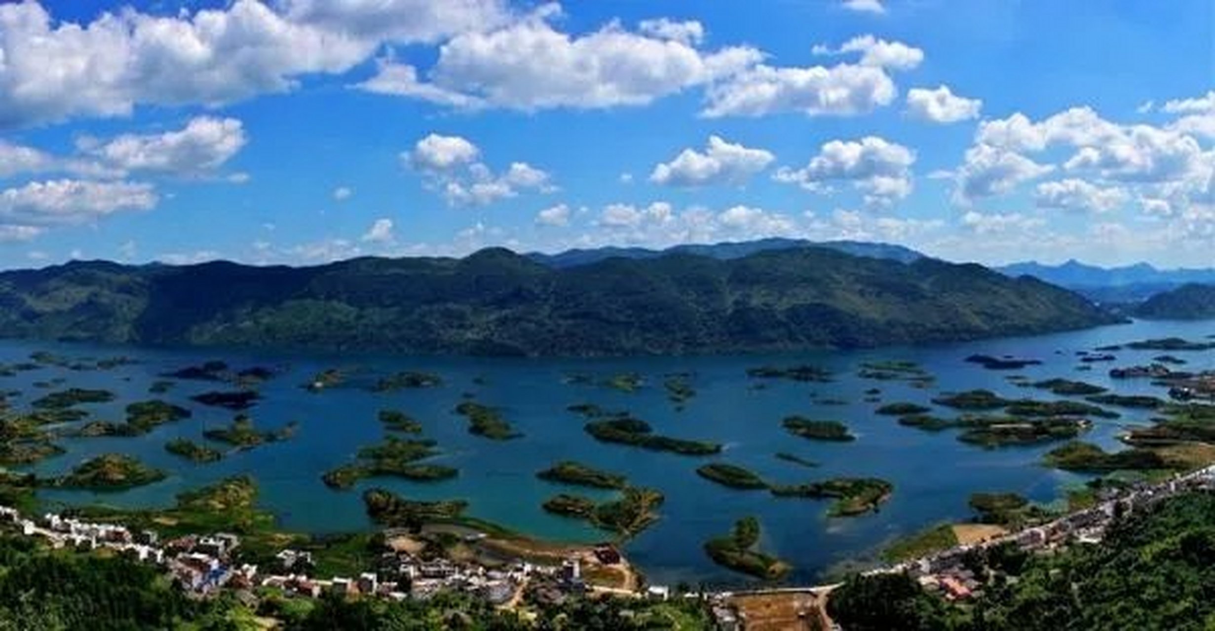 仙岛湖位于湖北省黄石市阳新县王英镇,幕阜山北麓,距华中重镇武汉140