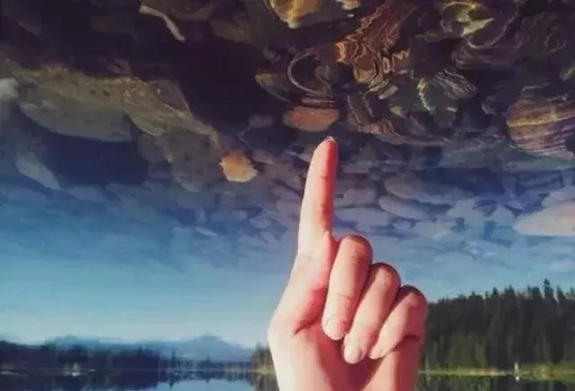 作为市政府的秘书长,翟伟栋挨了书记的耳光,没