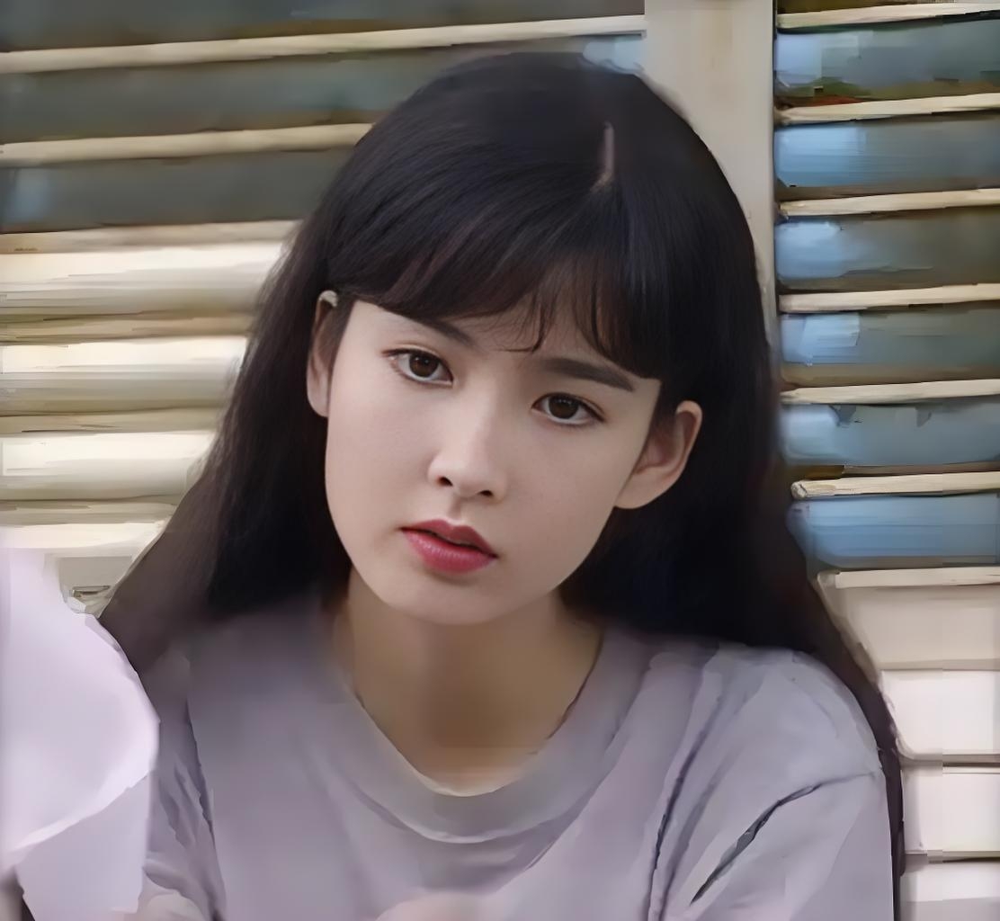 尤其是《大时代》中她演的小犹太,简直是人间理想女友