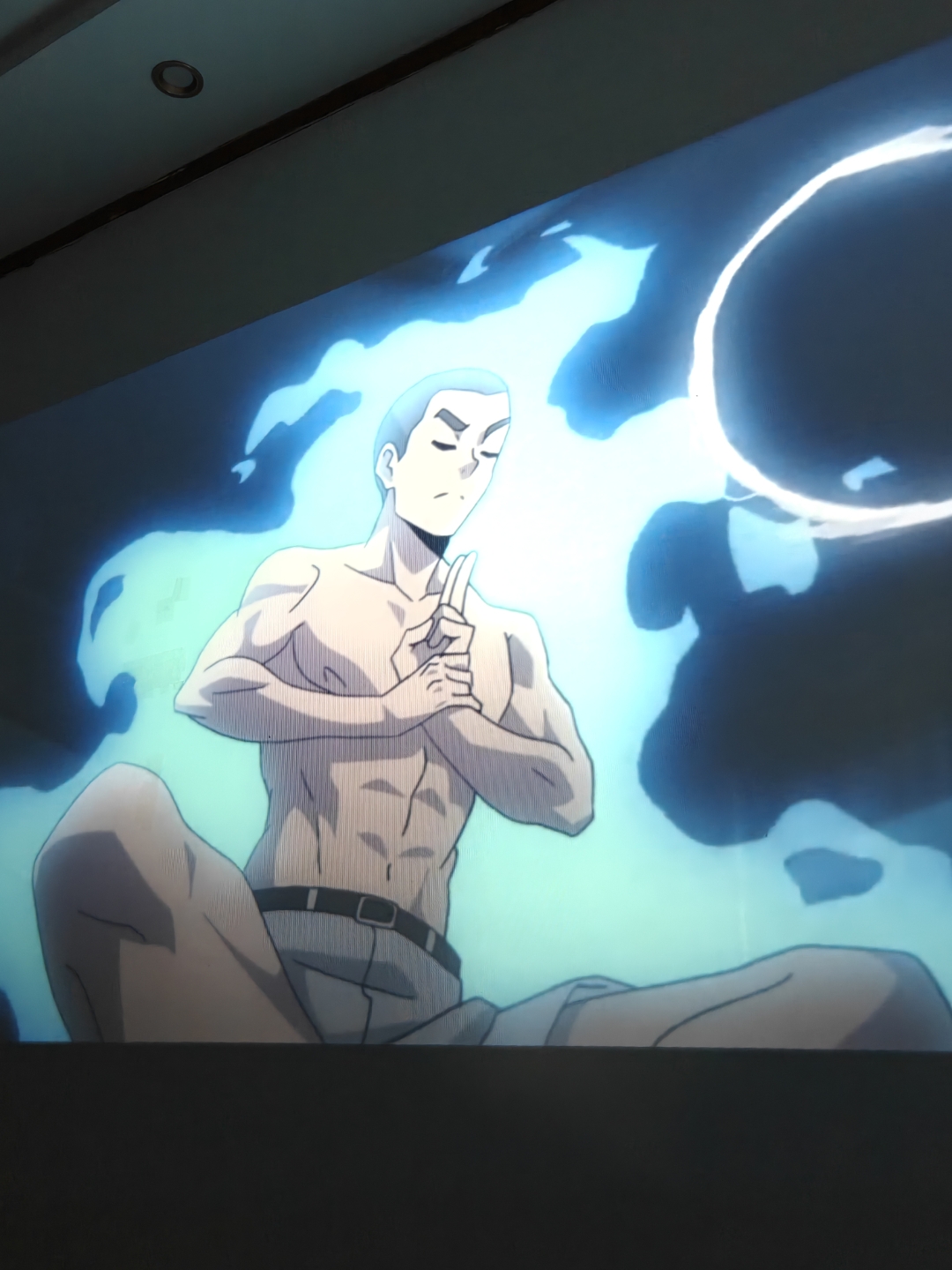 第一个就是超脱特权阶级和资产阶级的掌控,实现