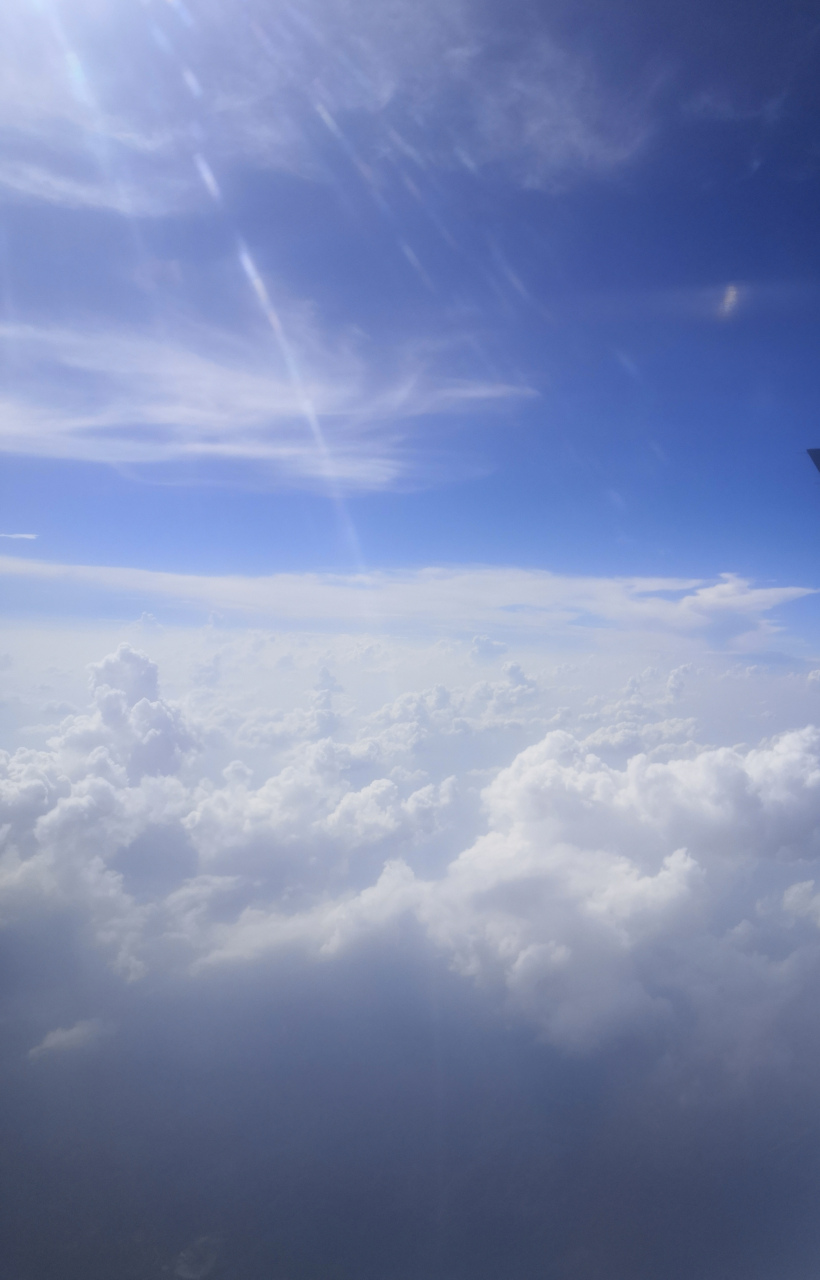 霞光万丈,白云滚滚.一线天!