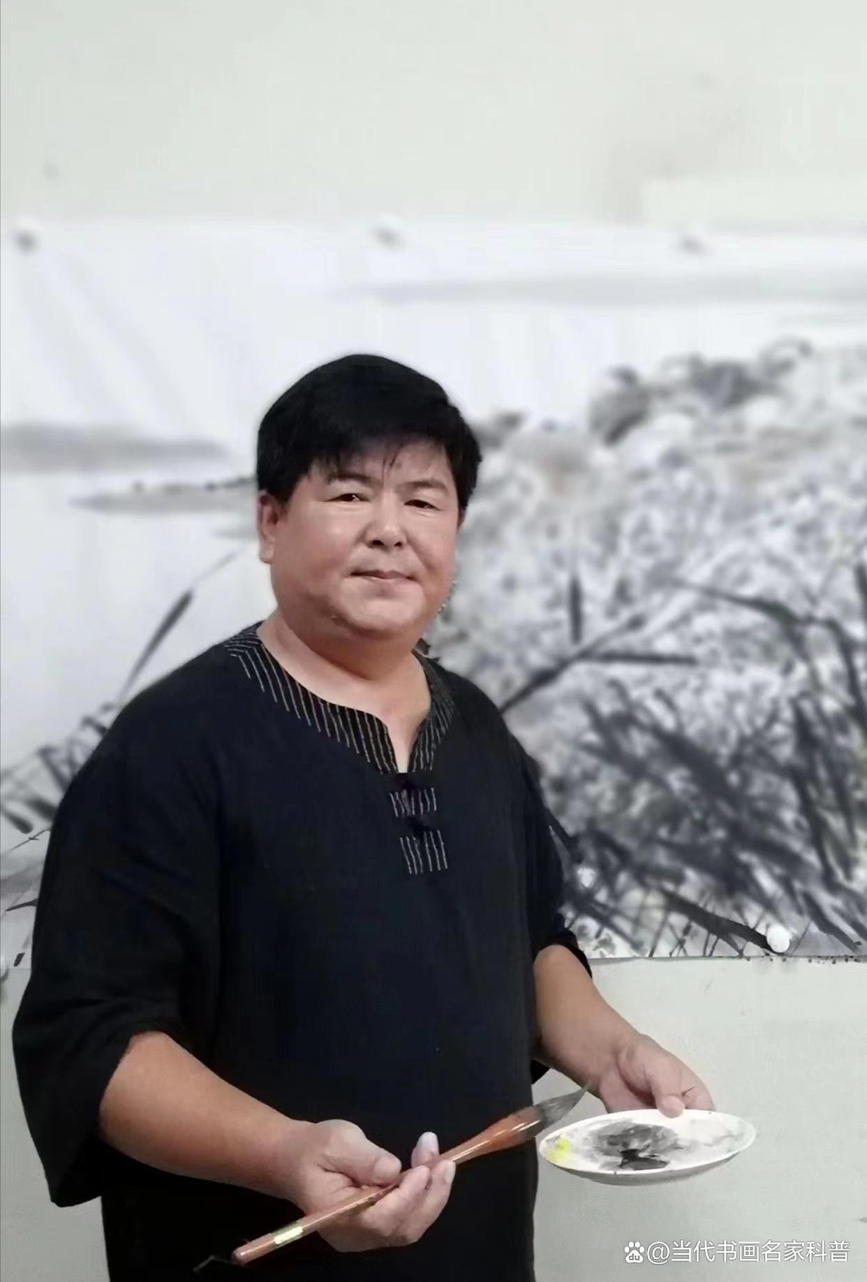 现为北京石齐画院特聘画家,山东省美术家协会会员,东营市美术家协会