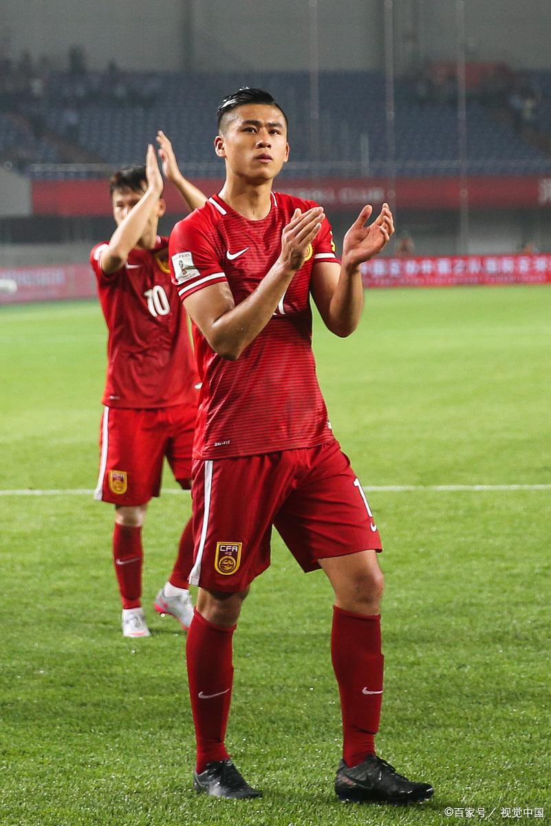 新生代明星，巅峰足球争霸赛的简单介绍