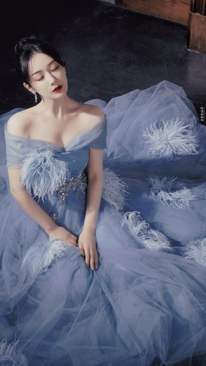 小紫妹好美呀!像从油画里走出来的公主