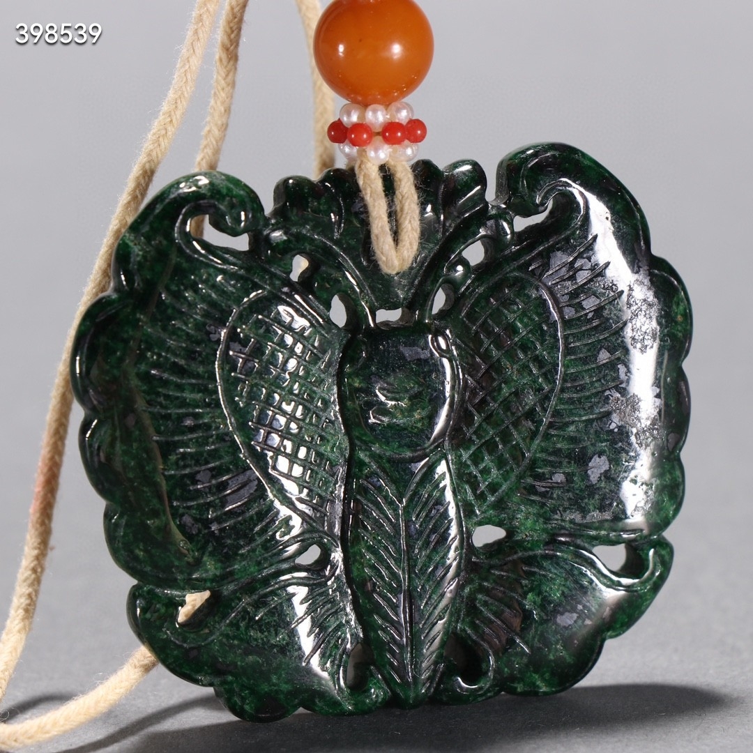 清 翡翠干青蝴蝶挂件 规格:重34.3g宽4.4×5.3cm