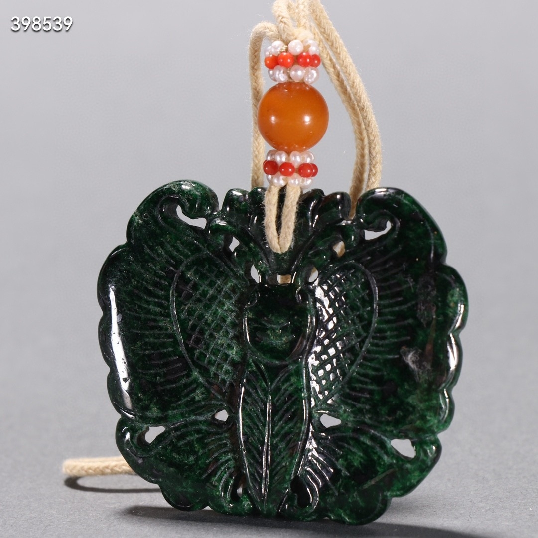 清 翡翠干青蝴蝶挂件 规格:重34.3g宽4.4×5.3cm