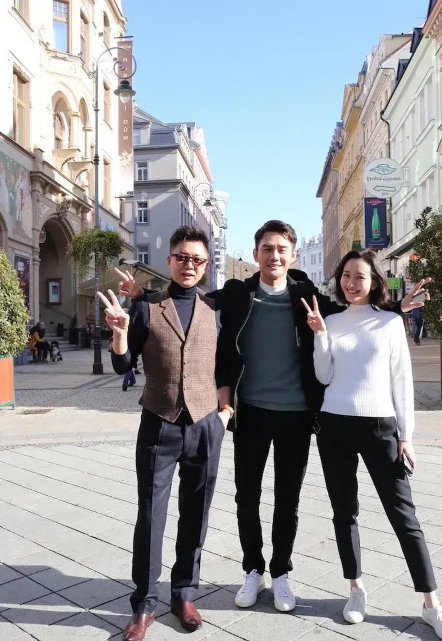 这三个人画面感好强啊!