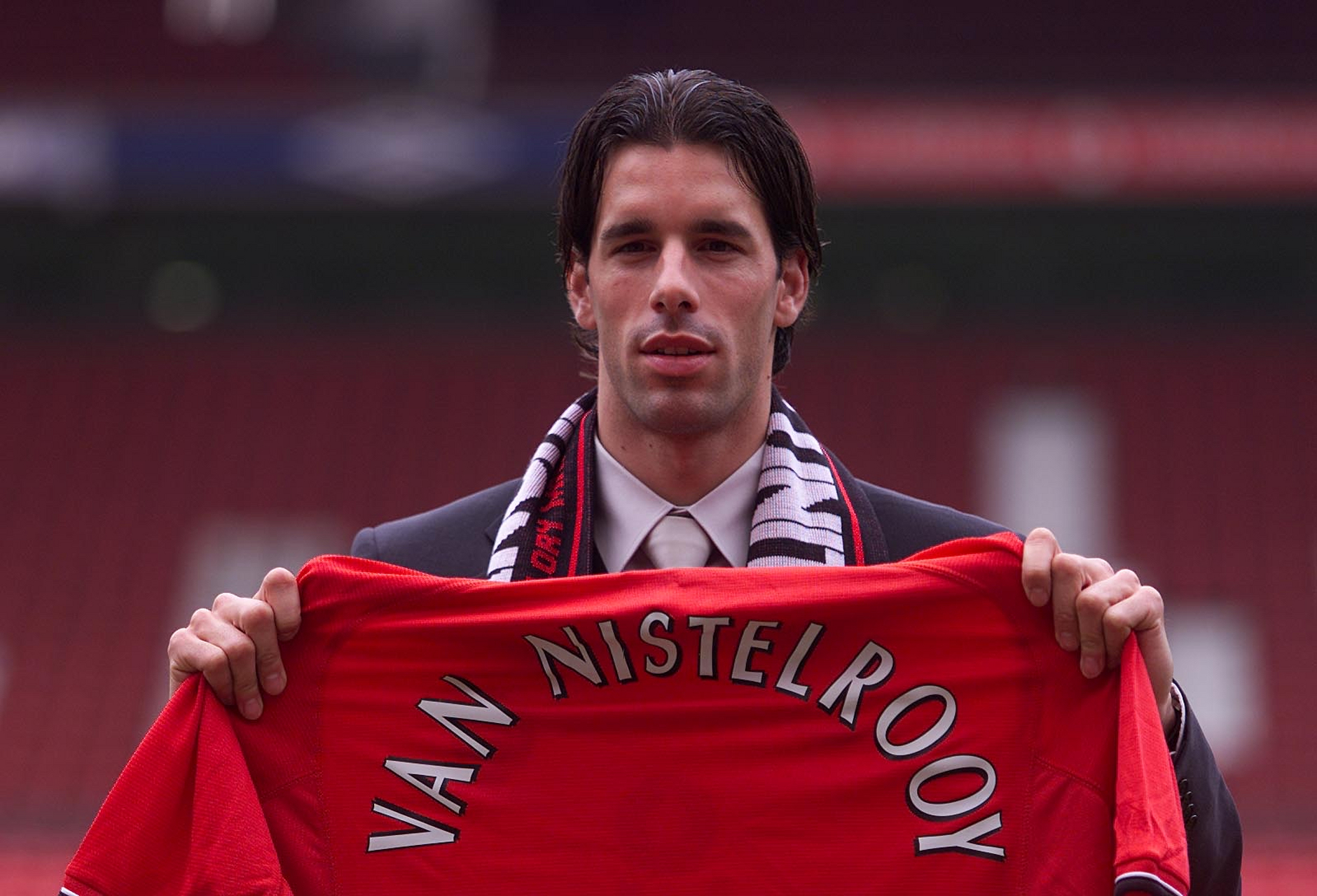 20年前的今天,范尼斯特鲁伊(ruud van nistelrooy)以大约1900万英镑的
