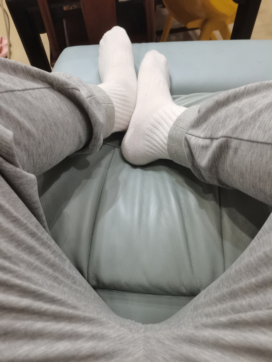 白袜与黑裤是最配的!