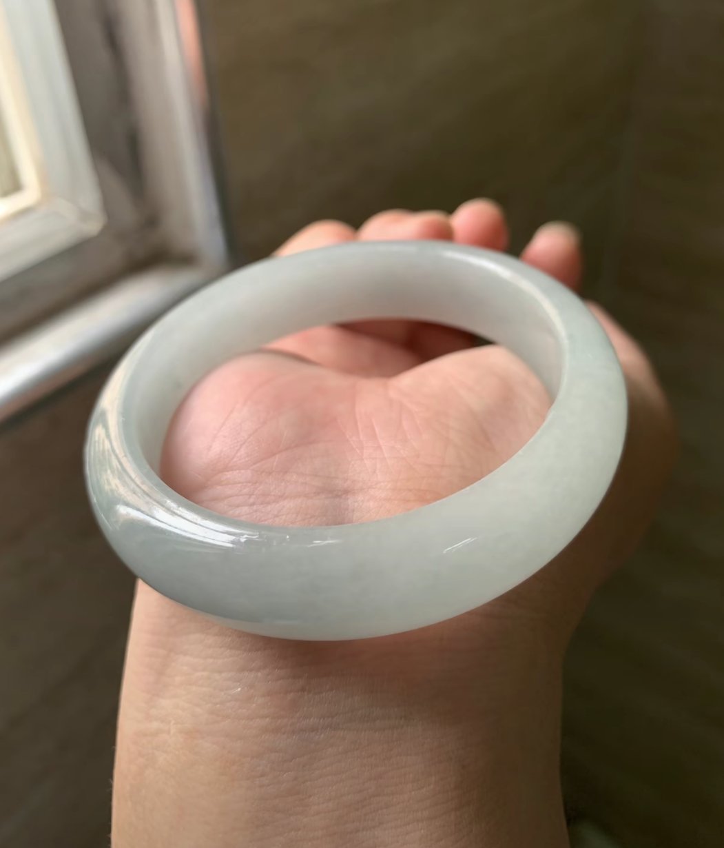 翡翠大约多少钱(翡翠大约多少钱一条)
