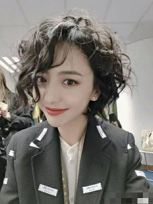 佟丽娅新发型"波浪头"也太好看了吧.