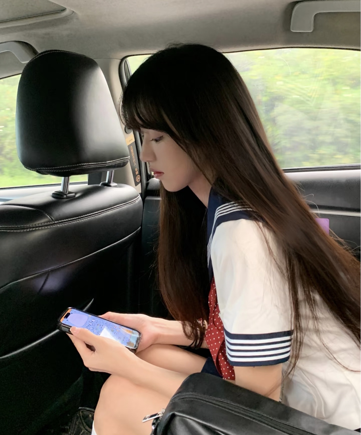 哇,清纯校服美女!#动态连更挑战