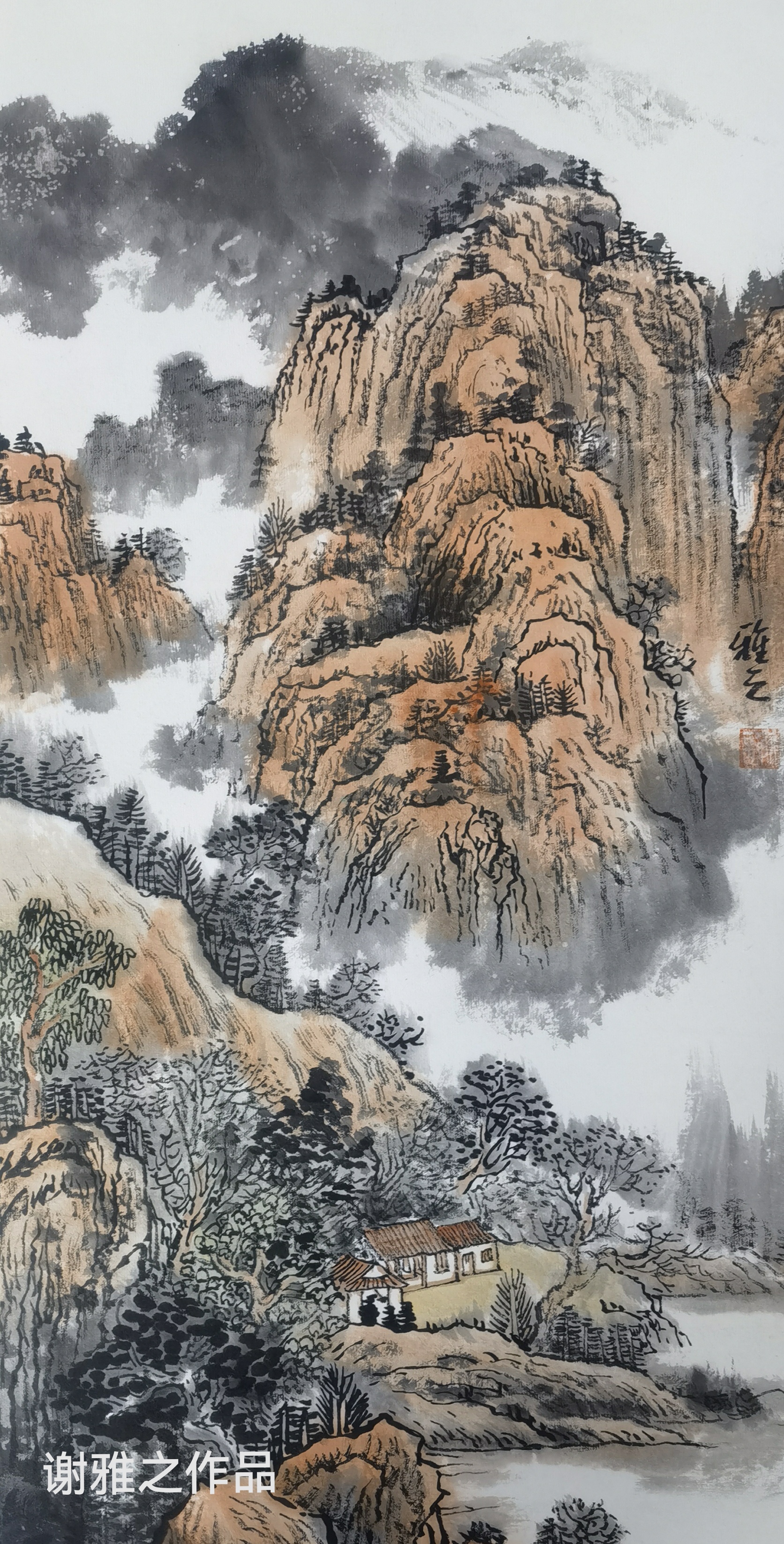 从构图上看,作者巧妙布局,构建出富有层次感与纵深感的山水空间
