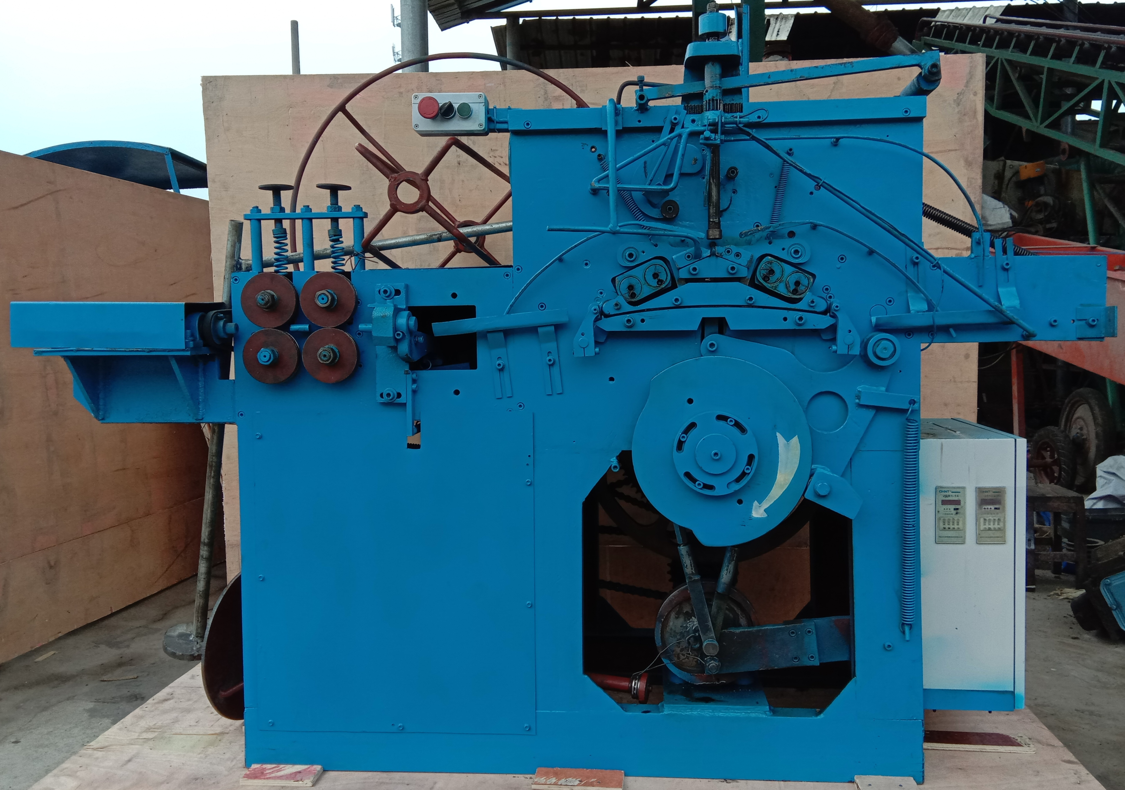 【衣架机器,全自动衣架成型机,全自动衣架机器,衣架成型设备,异形衣架