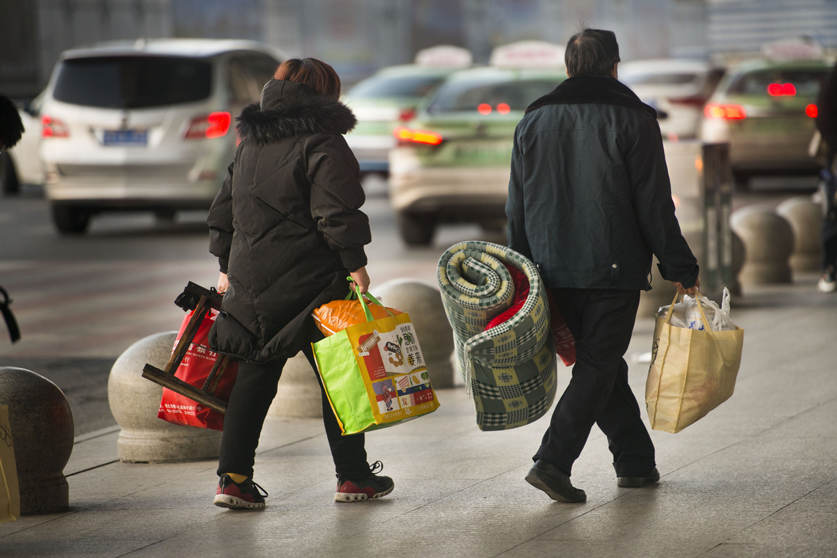 春去冬回年复一年,打工人的心酸谁能理解,生活如果可以安逸,谁会