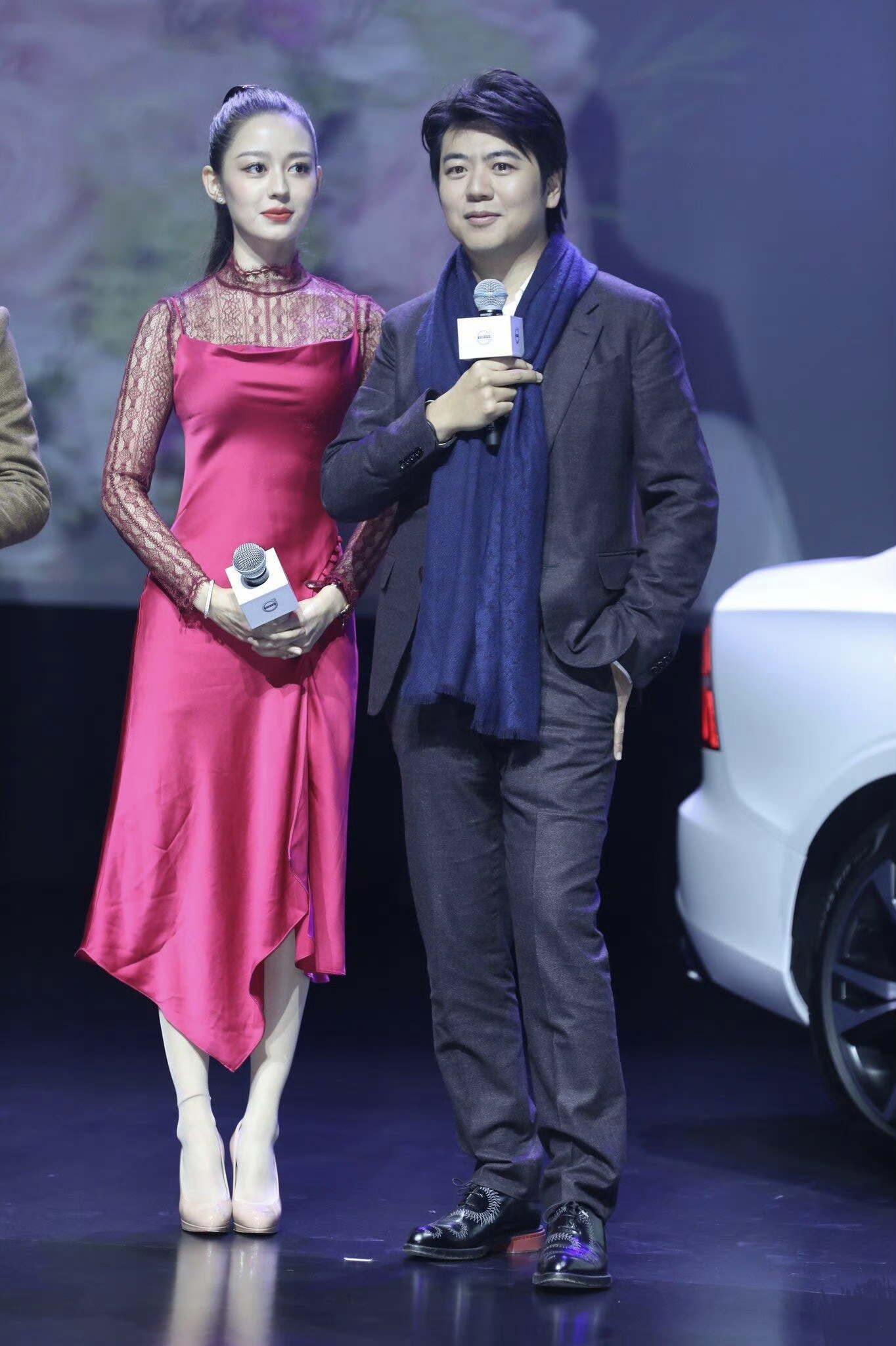 吉娜爱丽丝,这位闪耀在音乐与综艺舞台的德韩混血佳人,自小与钢琴结缘