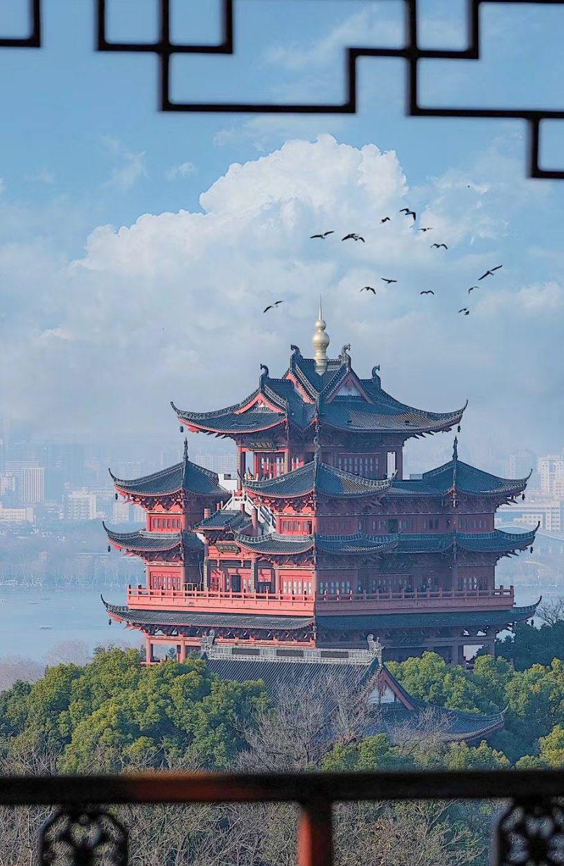 以下是一份杭州游玩攻略.