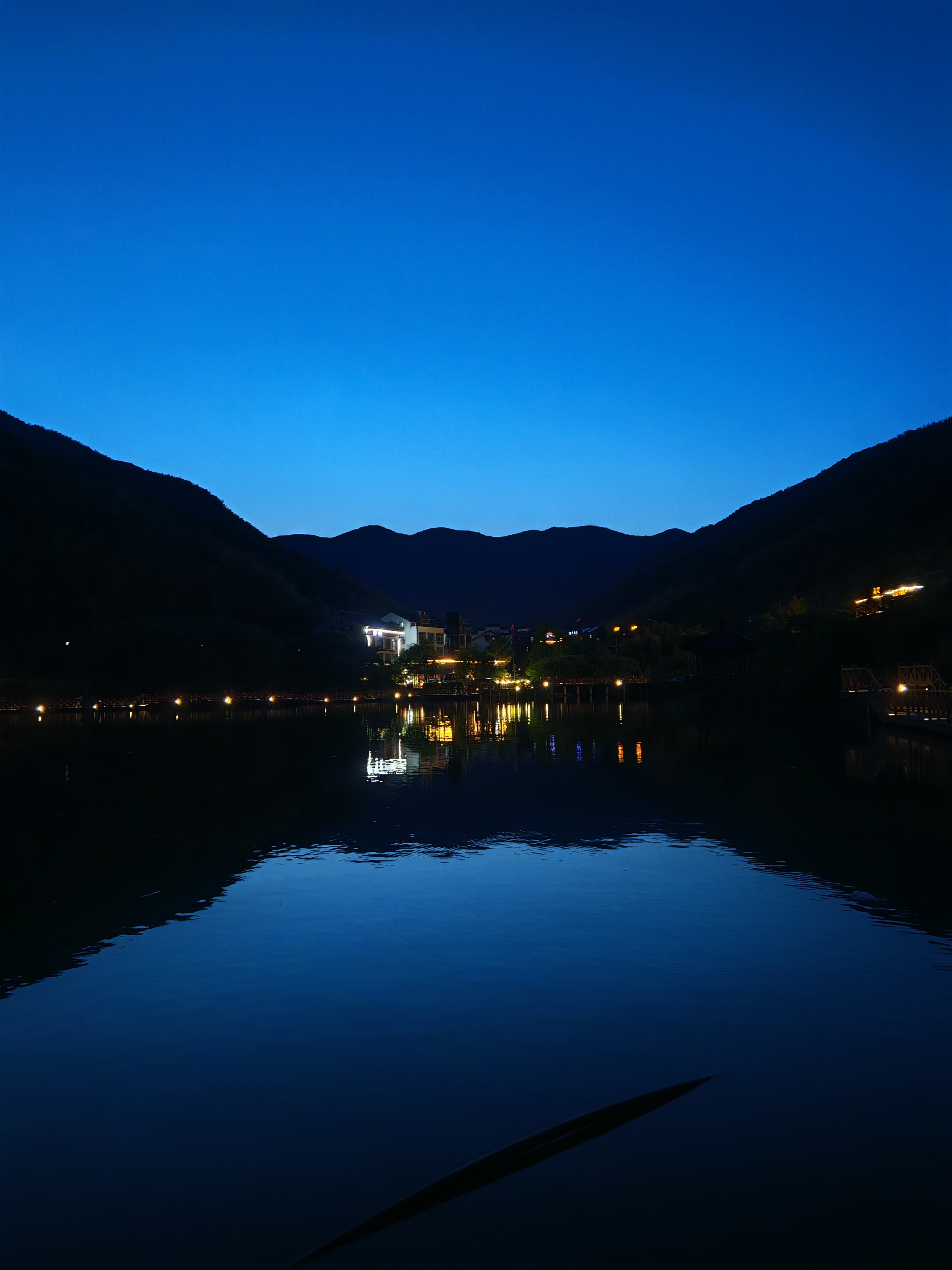 再来几张浙江61湖州61长兴61胜利水库的夜景图片,很美.