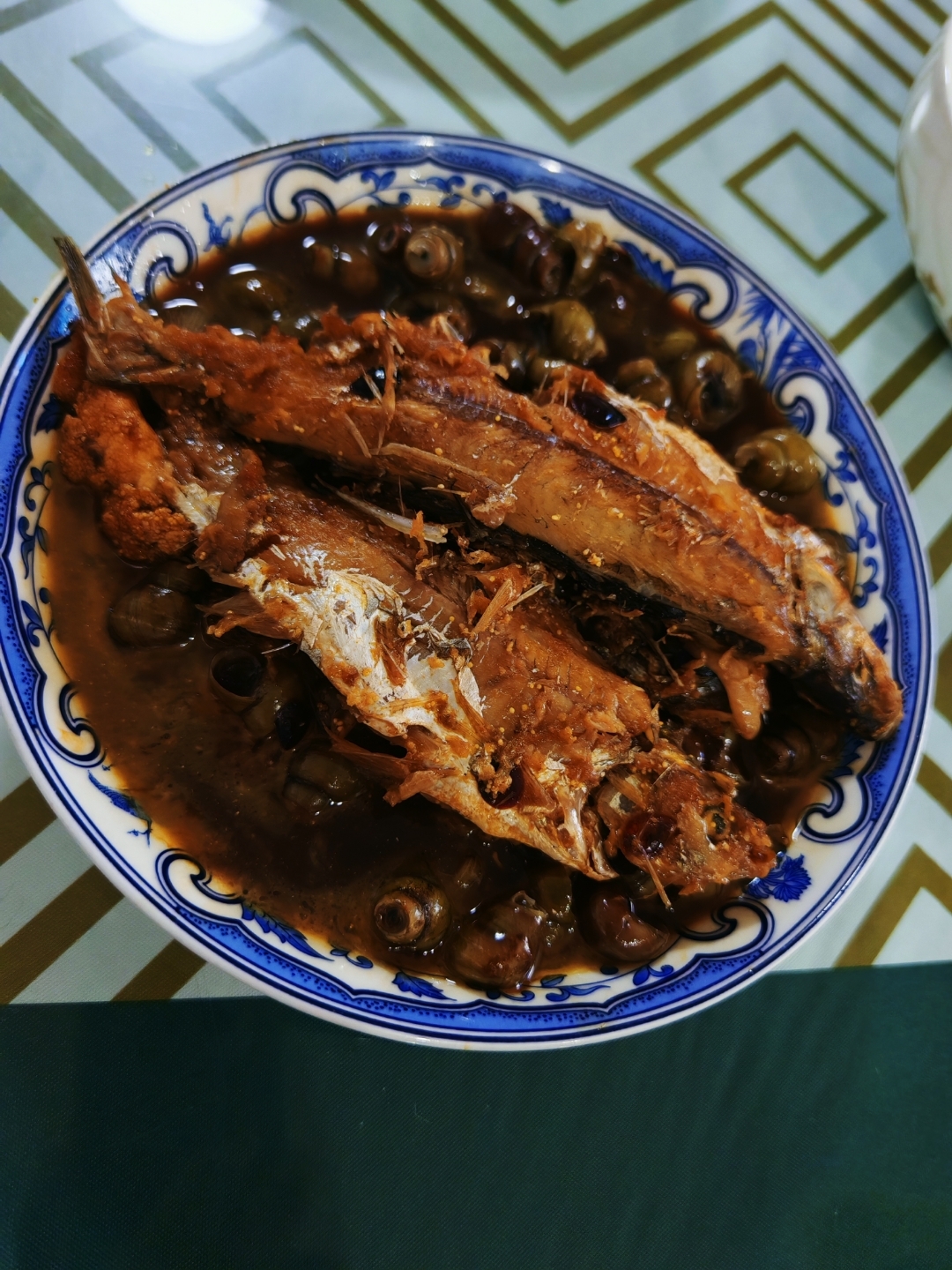 今日午饭:杂鱼一锅鲜 酱牛肉 茭白豆子 玉米